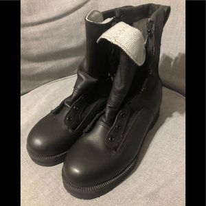 Army Boots - New - Size 8